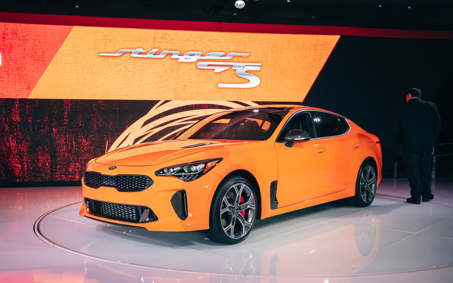 Kia stinger поколения